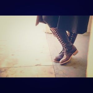 Authentic Red Wing Boots: Gloria-Mahogany Size 8.5